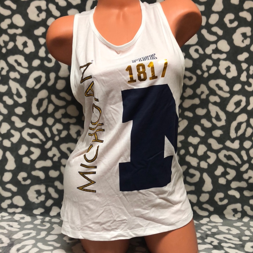 Small UofM tank top